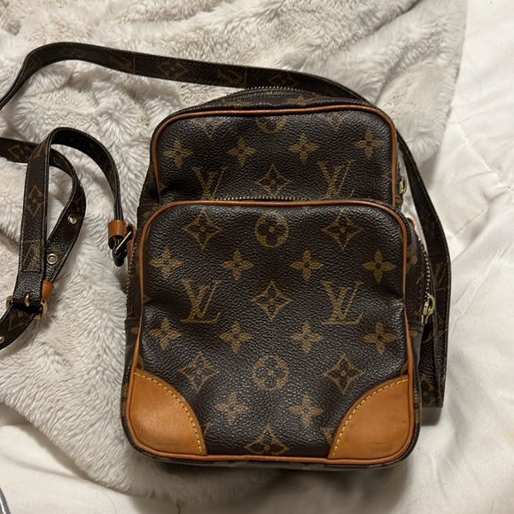 Louis Vuitton over shoulder bag - Picture 3 of 3